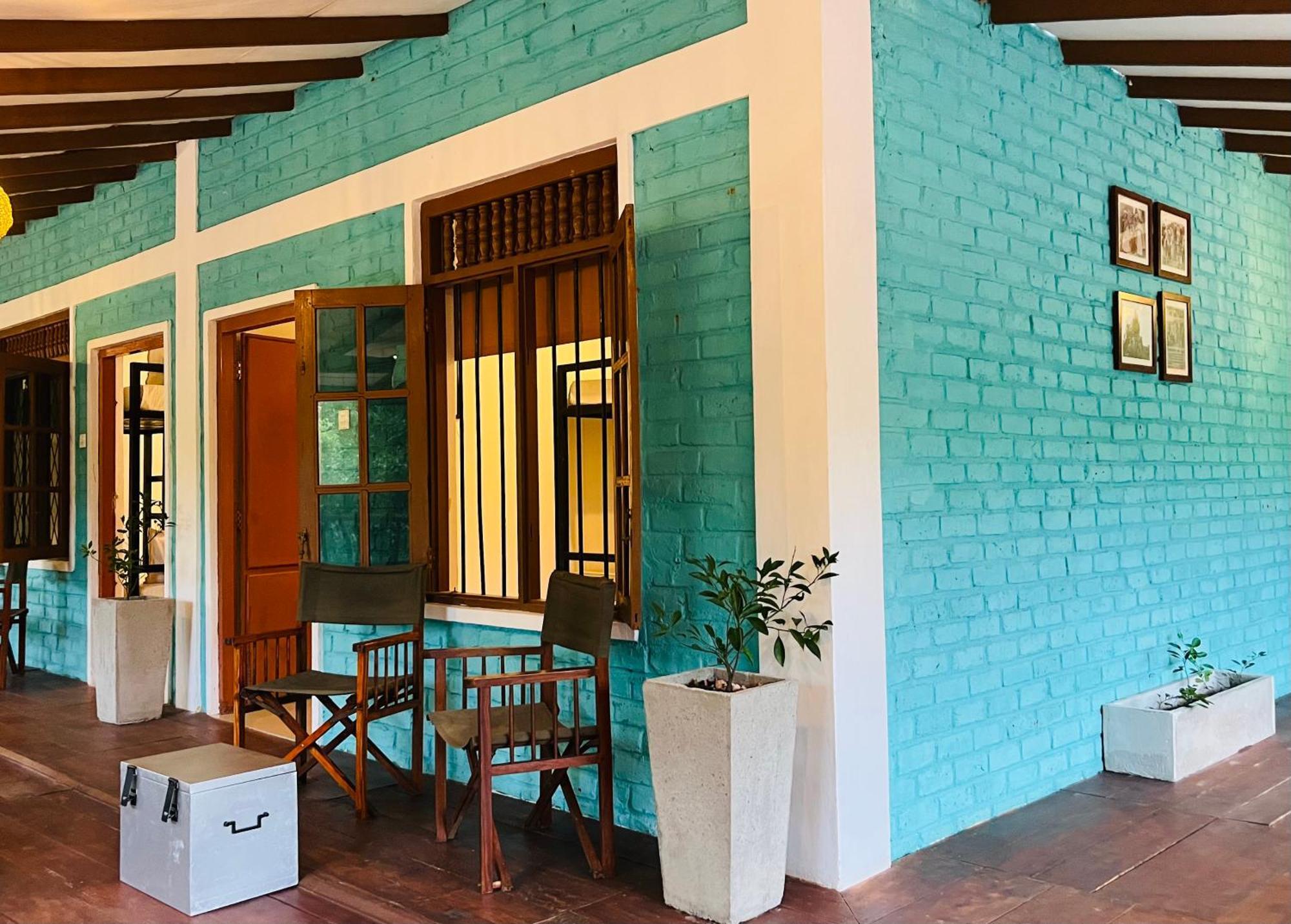 Funky Leopard Safari Lodge Bordering Yala National Park Катарагама Екстериор снимка