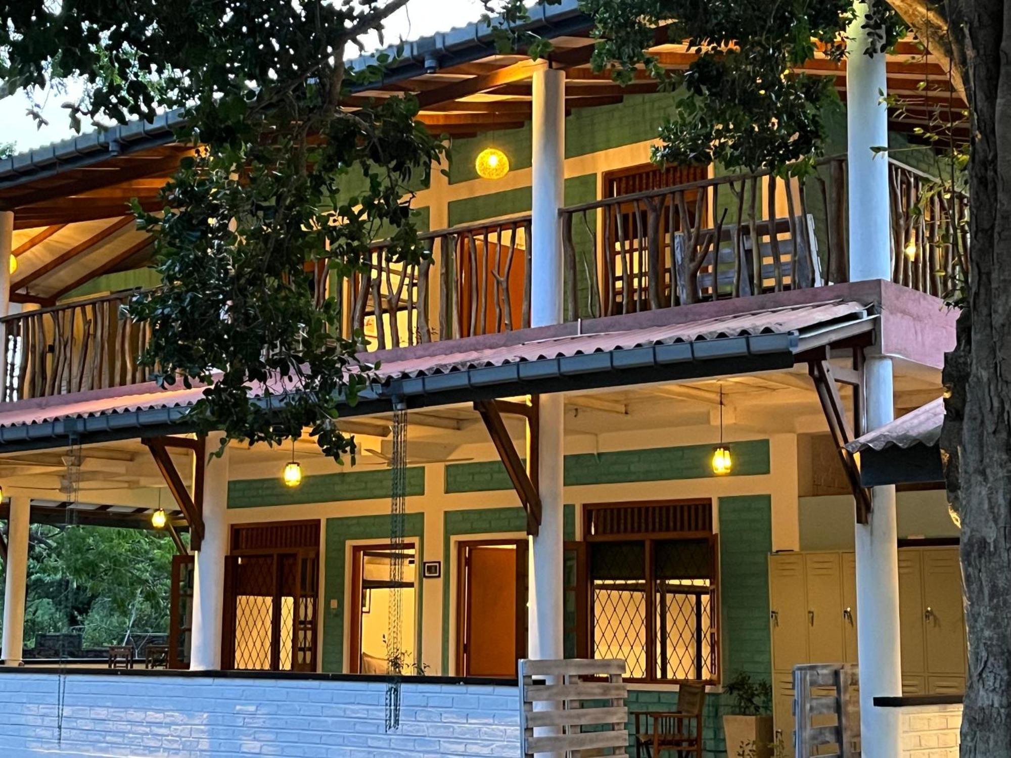 Funky Leopard Safari Lodge Bordering Yala National Park Катарагама Екстериор снимка