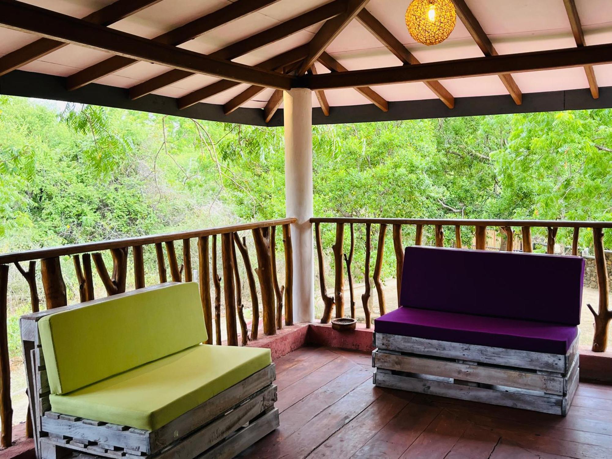 Funky Leopard Safari Lodge Bordering Yala National Park Катарагама Екстериор снимка