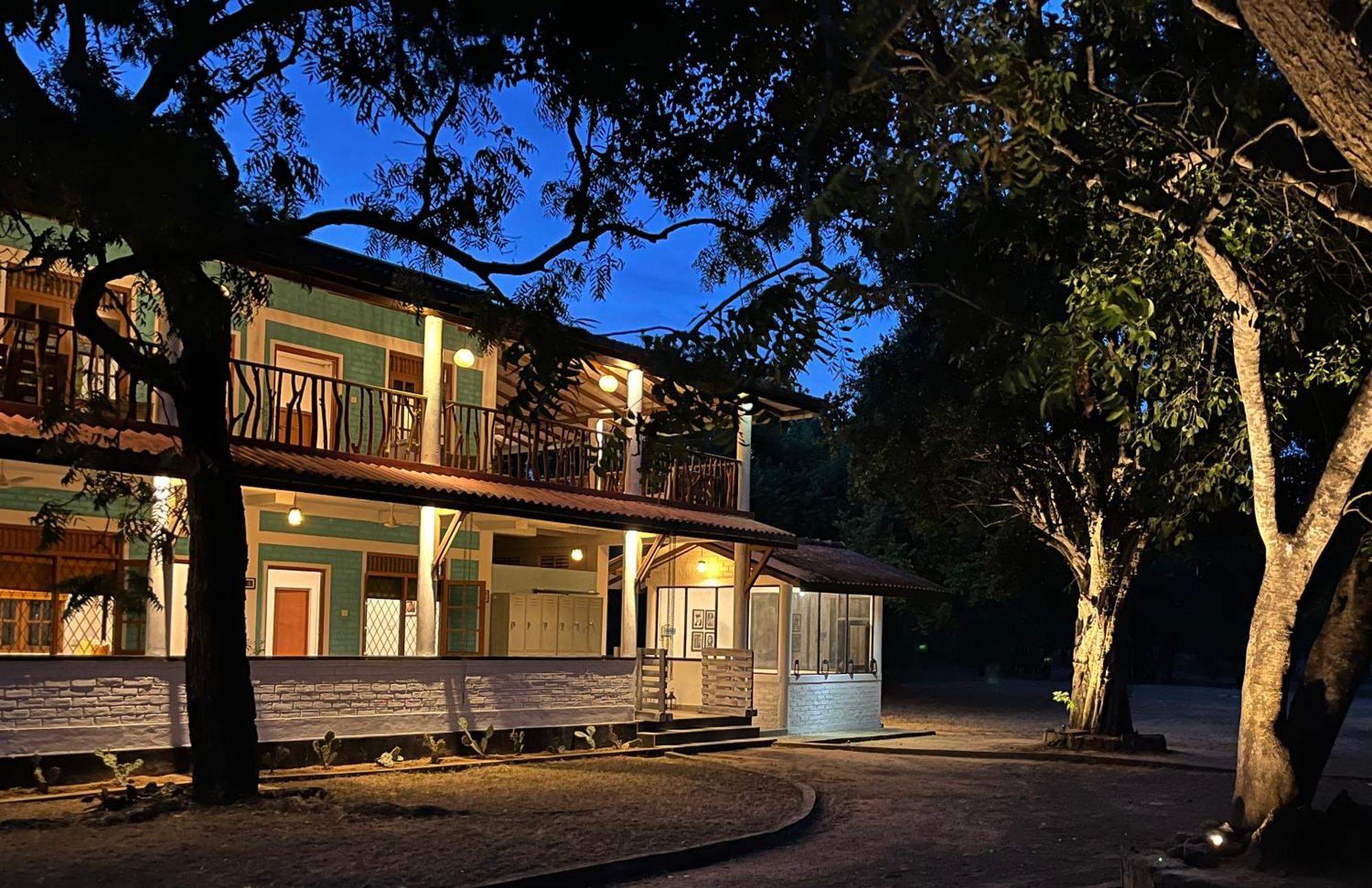 Funky Leopard Safari Lodge Bordering Yala National Park Катарагама Екстериор снимка